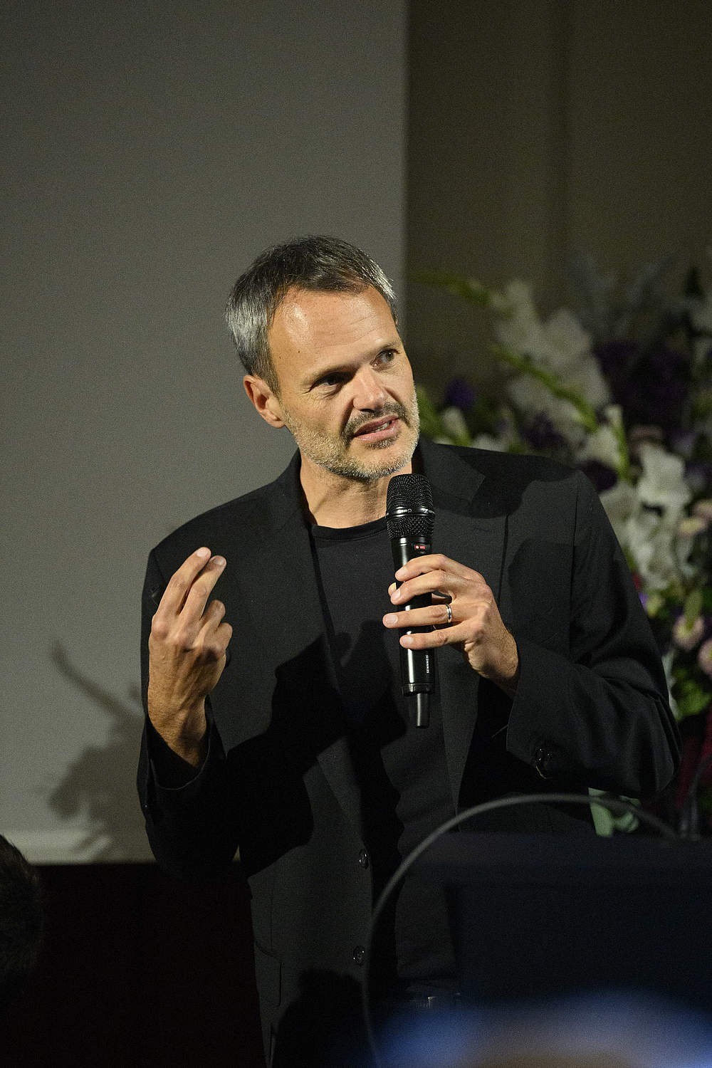  Andrea Serino