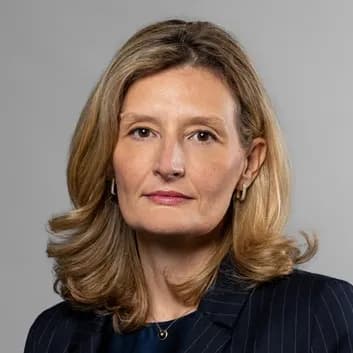  Eva Brewer