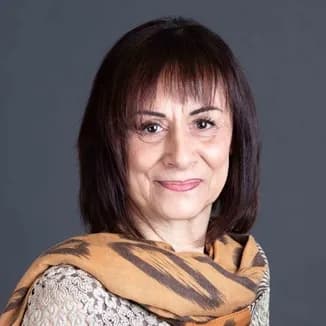  Ivana Louvrier Mezza